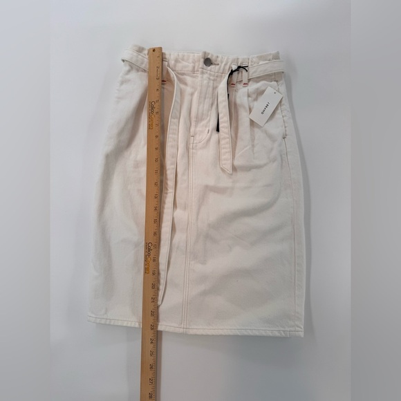 NWT J Brand Women’s White Denim Knee Length Skirt Size 25 - Picture 2 of 6